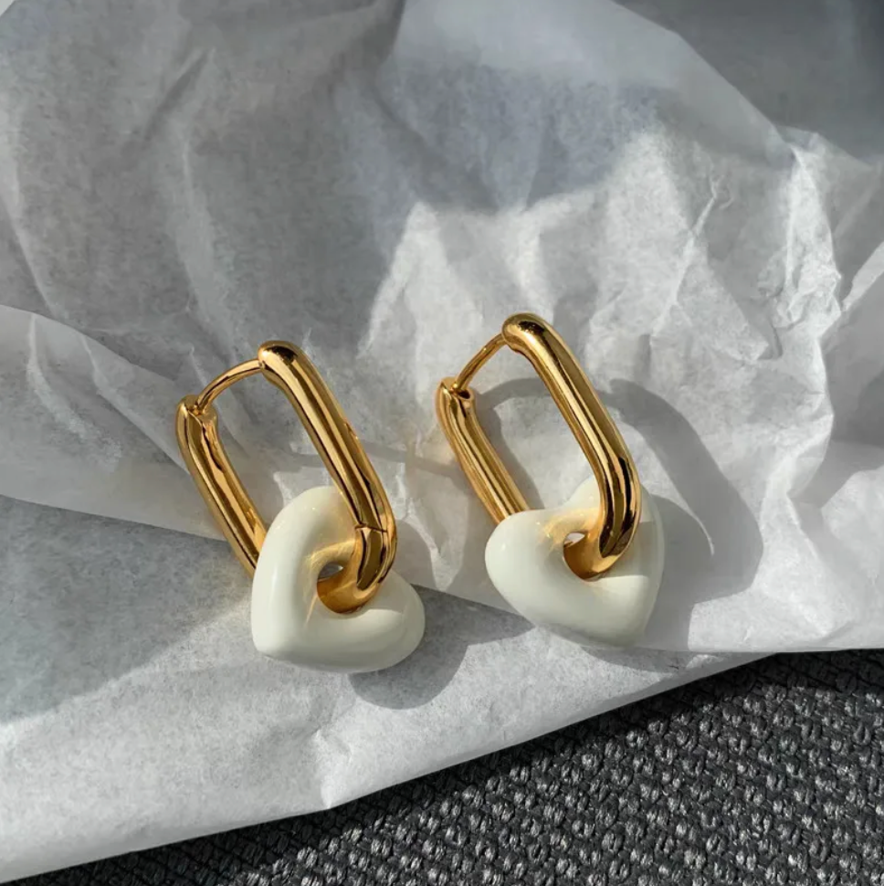 Amour Hoops