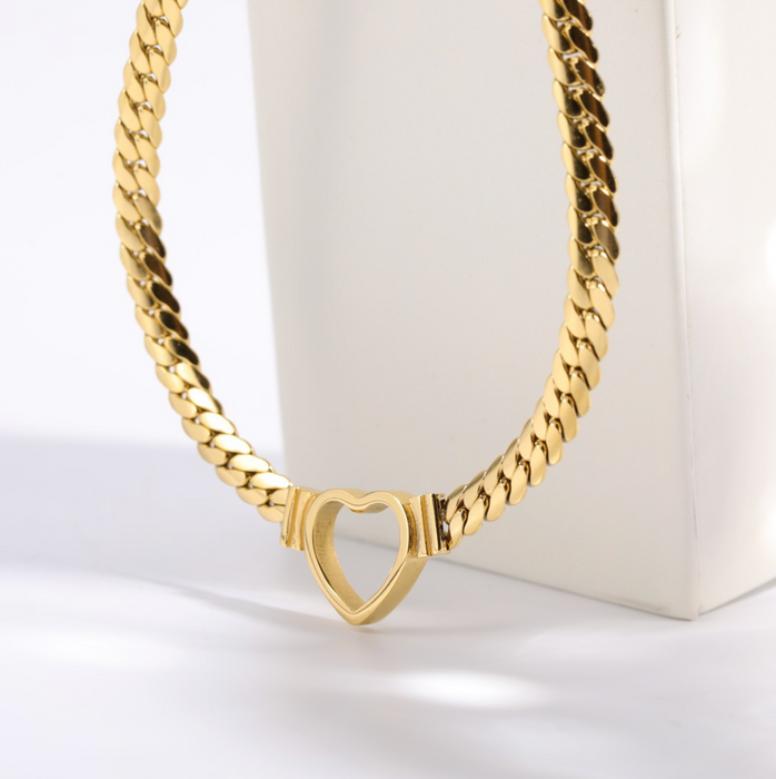 Amara Necklace